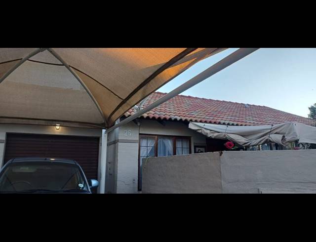 3 BEDROOM TOWNHOUSE FOR SALE IN VAALPARK